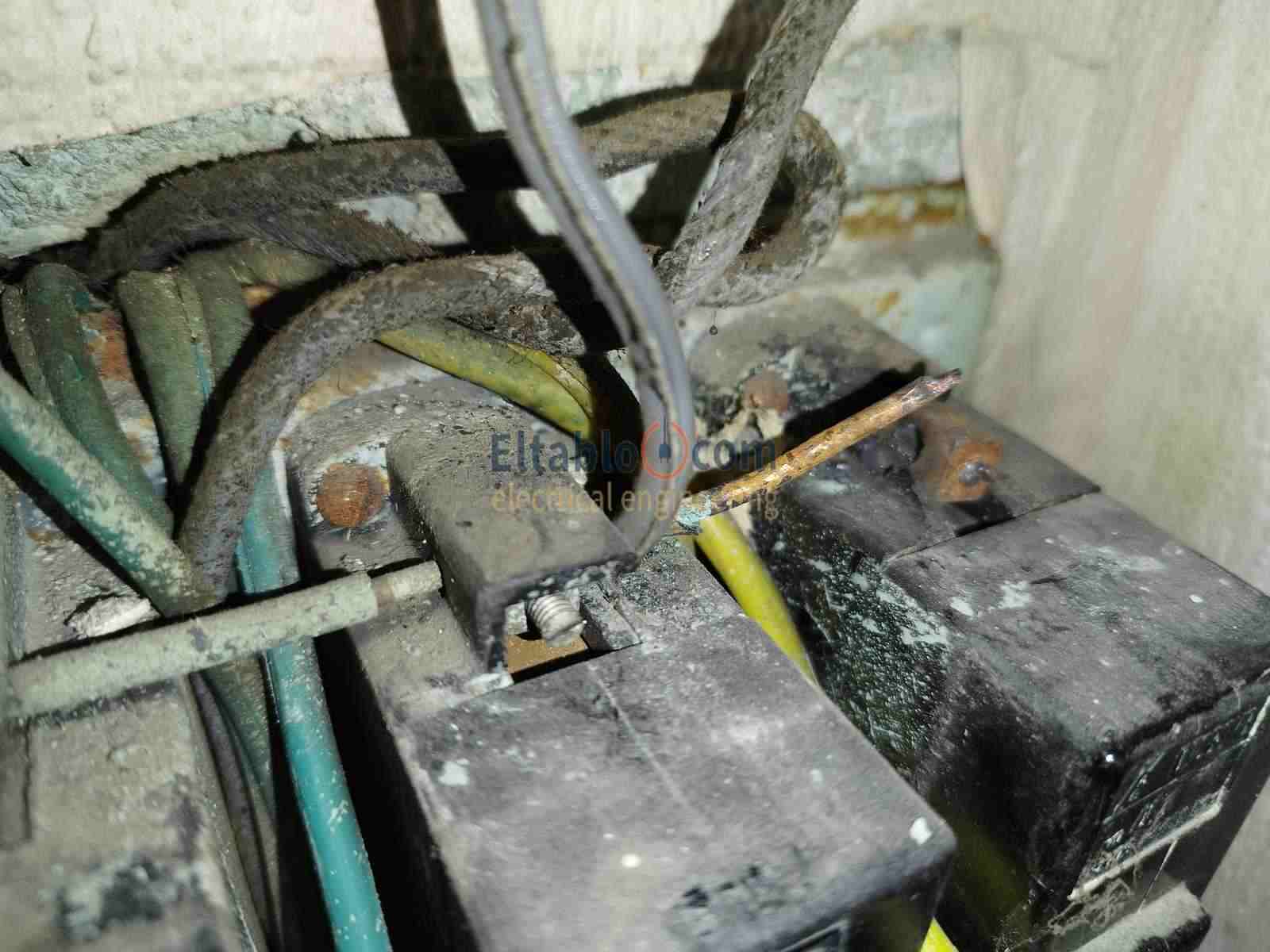  авария на  ел. табло в аратамент в София 